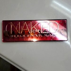 Urban Decay  Cherry eyeshadow Palette